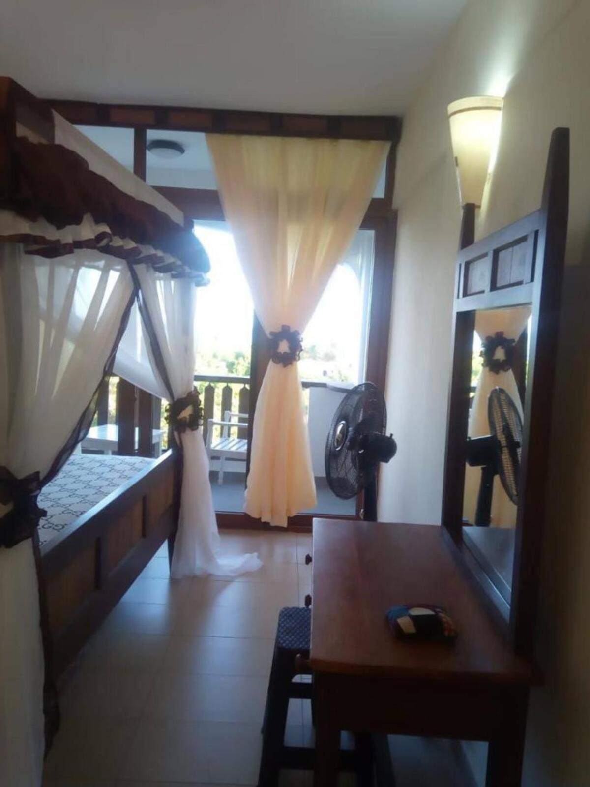 Golden Sands Resort Diani Beach Bagian luar foto
